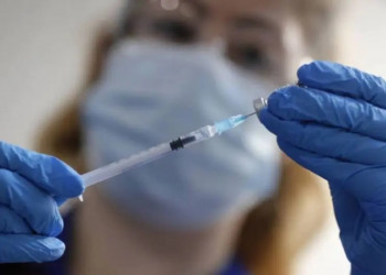 Vacina da Pfizer é eficaz em adolescentes, apontam testes